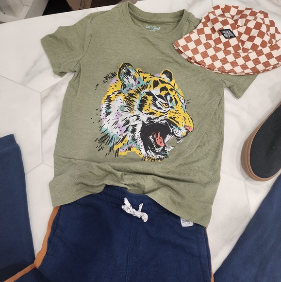 [CAT & JACK] boys Medium 8-10 cutest green shirt sleeve t-shirt w/  TIGER🐅 🐯 - Picture 13 of 16
